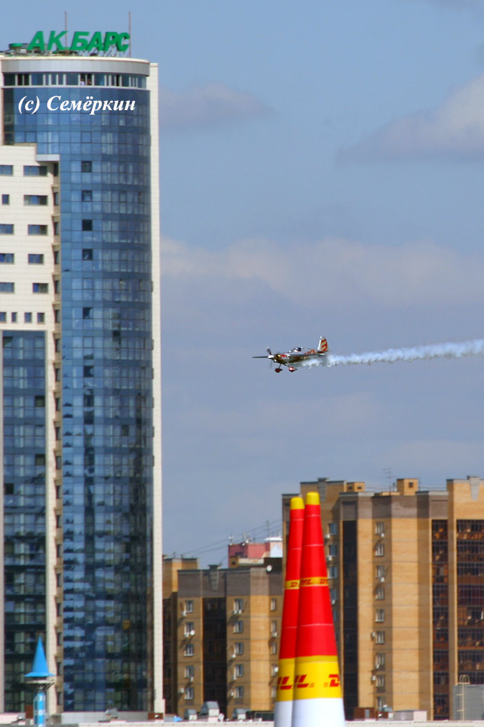 Авиагонки Red Bull Air Race в Казани - или за что люди деньги платят?