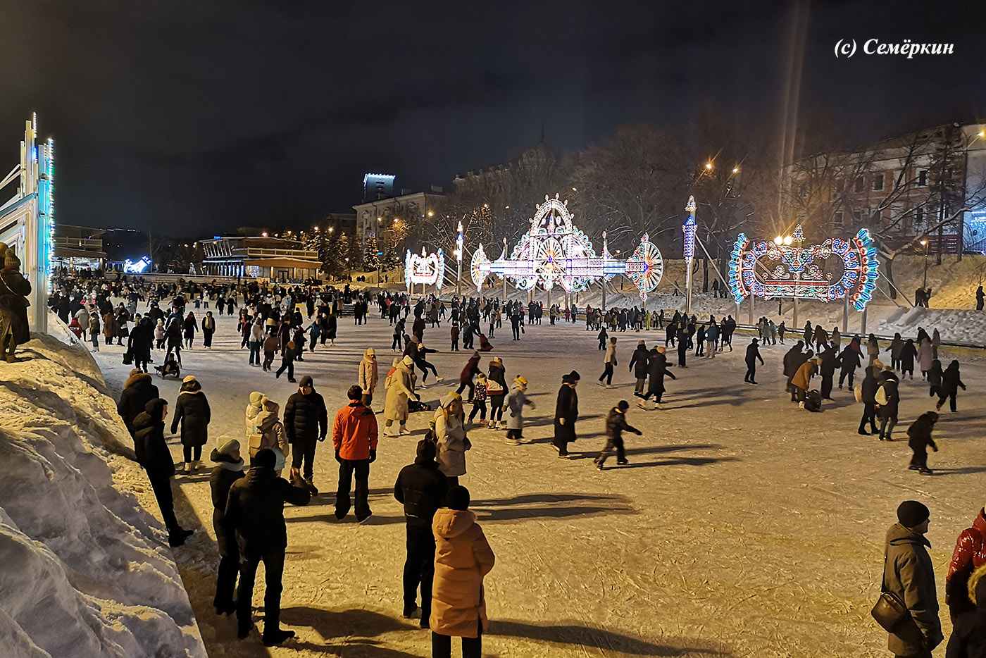 Новогодняя Казань - 2022 - Каток в парке Чёрное озеро