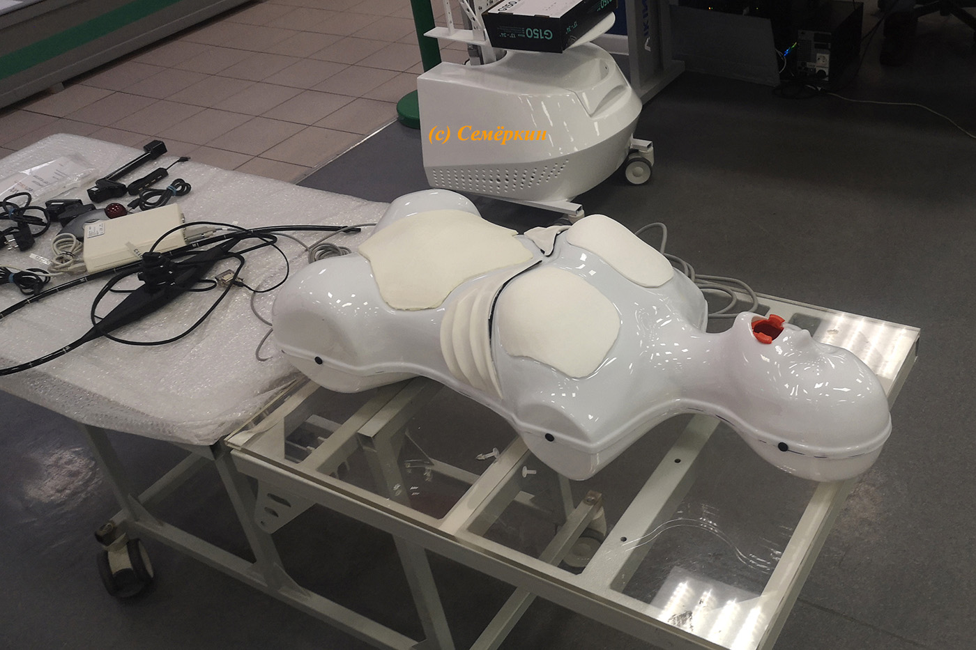 роботы-пациенты казанской компании Эйдос, на которых врачи учатся оказывать первую помощь и делать анестезию, а также виртуальные симуляторы для отработки хирургических вмешательств
