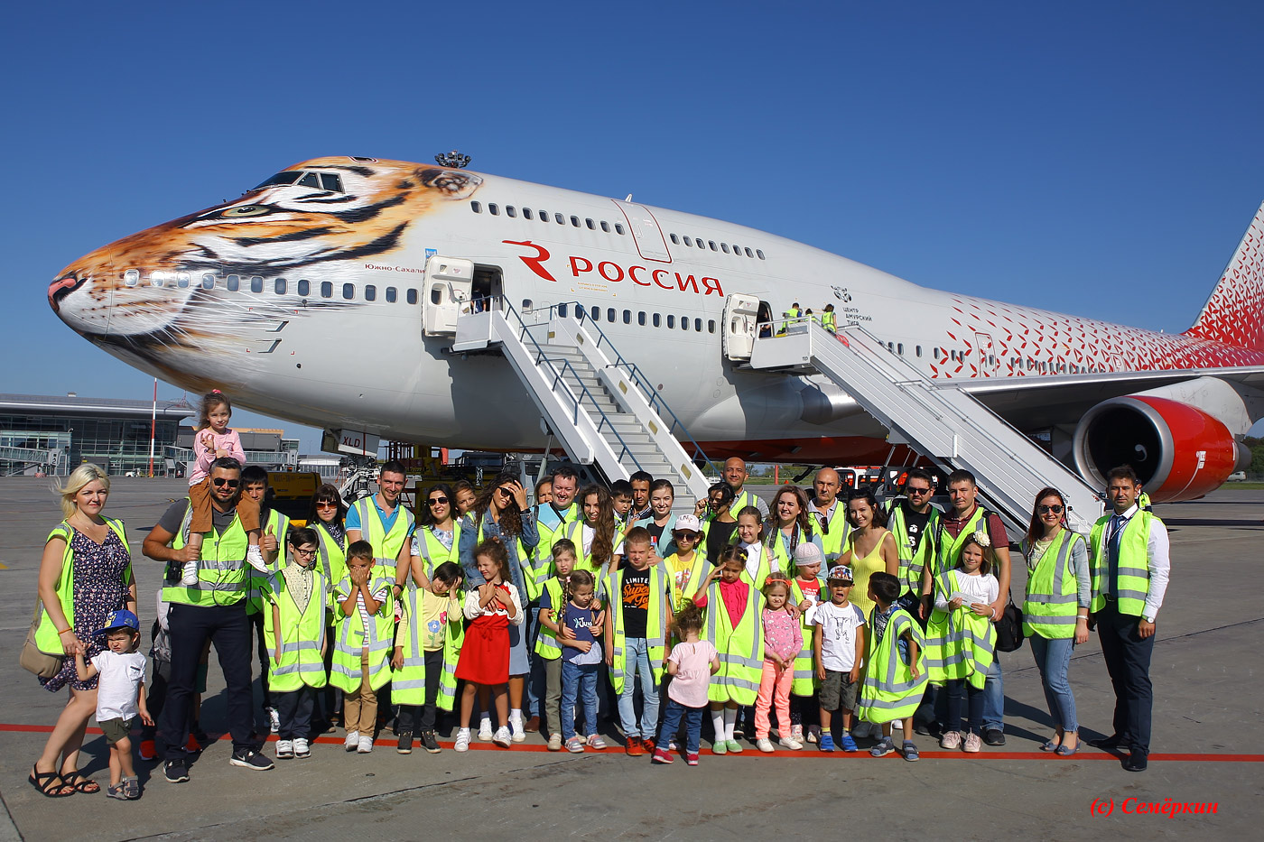 Тигролёт Boeing 747 авиакомпании Россия в казанском аэропорту