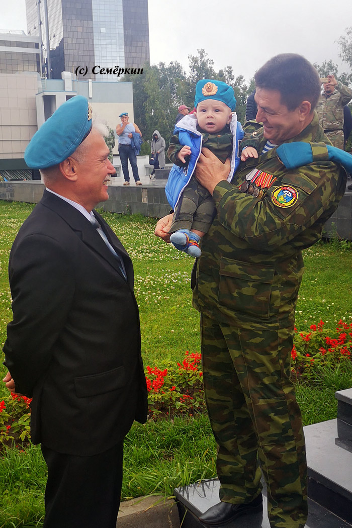 Расплескалась синева… - 2 августа в Казани отметили 89-ю годовщину со дня образования Воздушно-десантных войск