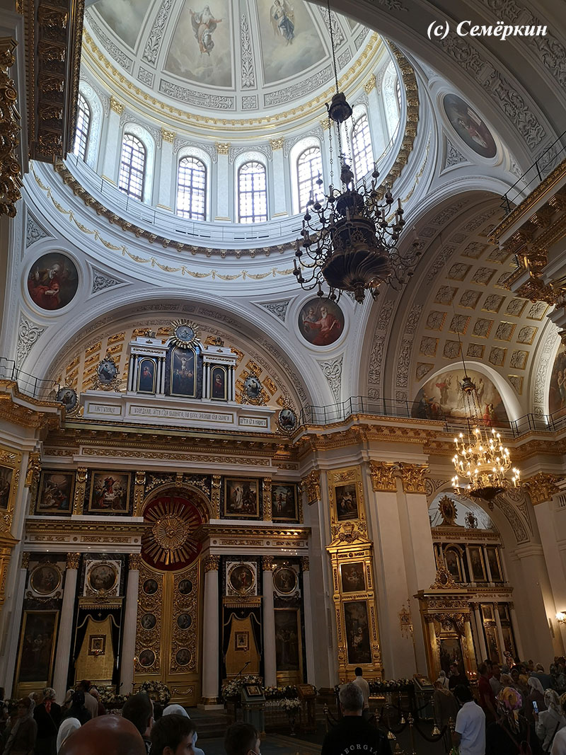 Воссозданный собор на месте явления Казанской иконы Божией Матери