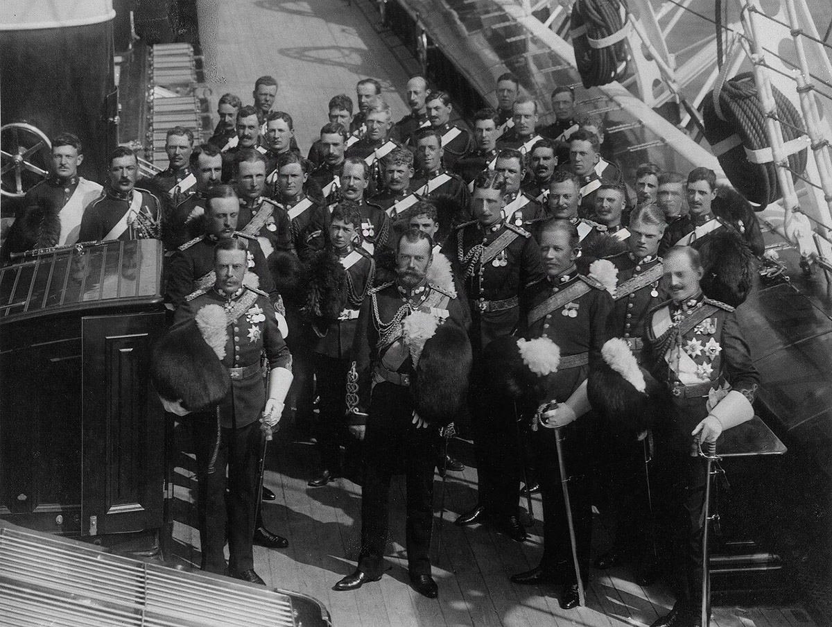 История России ХХ века глазами обывателя - 1909 год - Николай II с группой военных