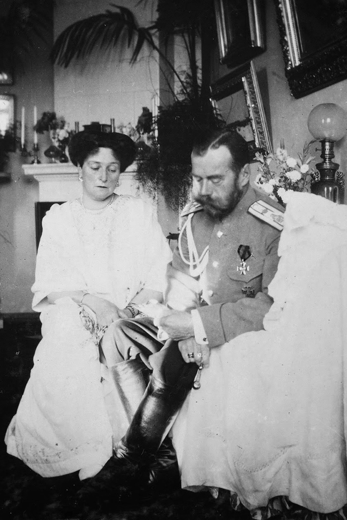 История России ХХ века глазами обывателя - 1913 год - Александра Фёдоровна и царская семья