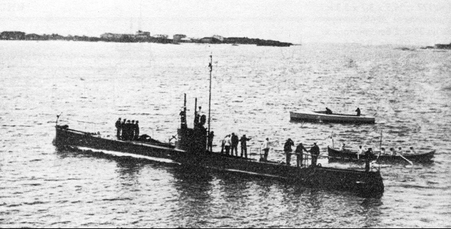 История России ХХ века  - 1919 год - Подводная лодка «Минога»