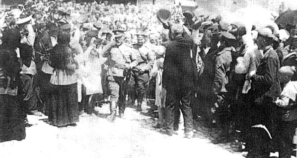 История России ХХ века  - 1919 год - Народ приветствует Деникина после взятия Царицына, июнь