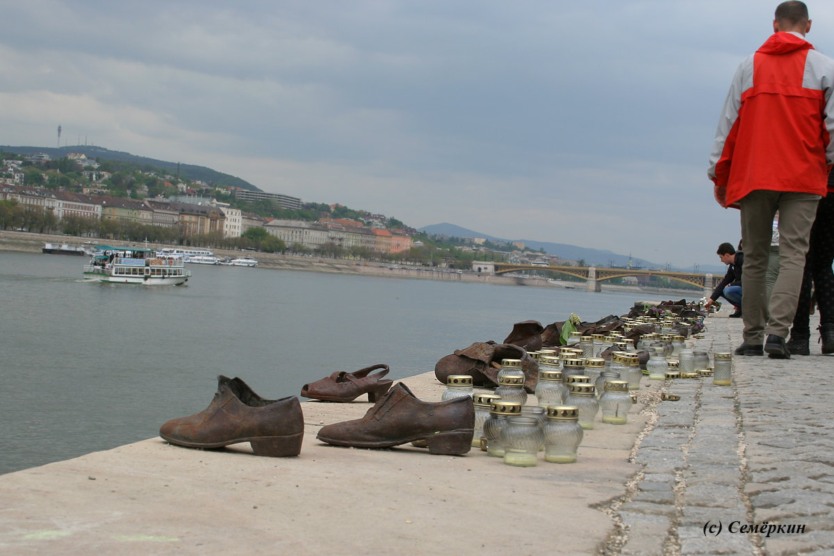 Будапешт, памятник жертвам Холокоста