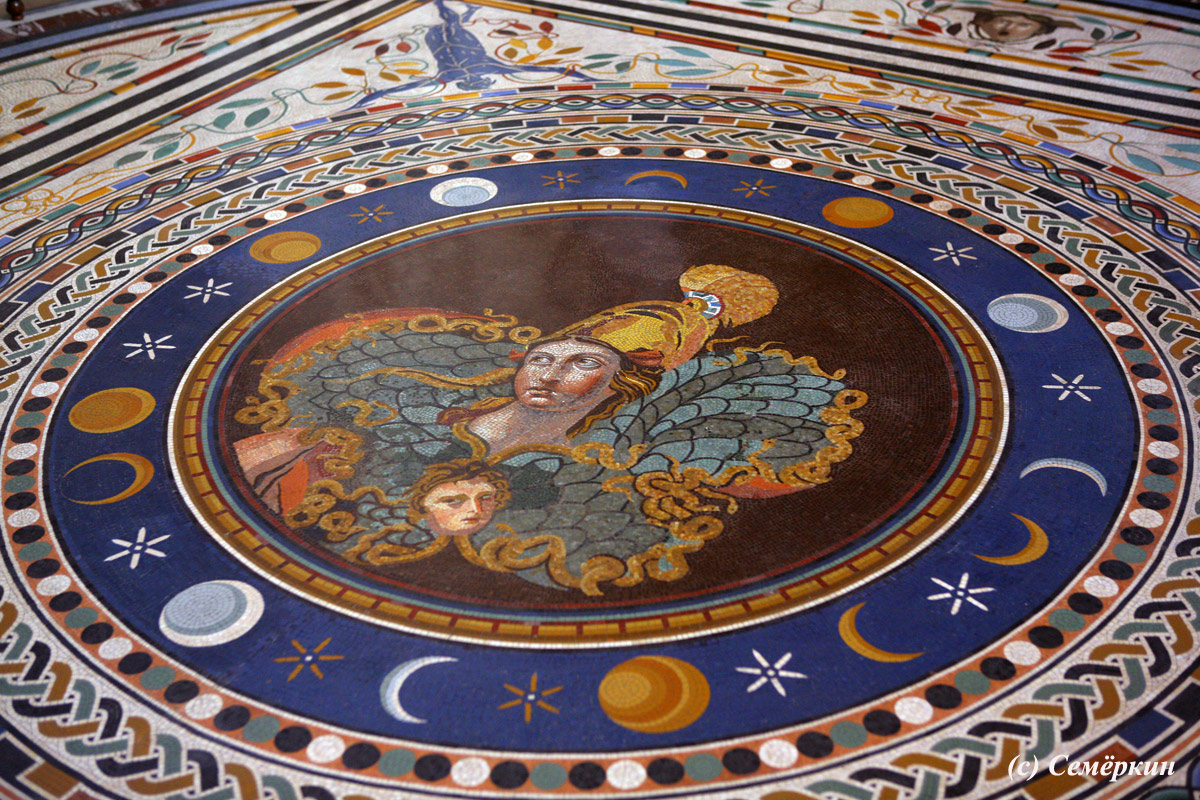 Рим - музеи Ватикана - мозаика на полу - изображение Афины
