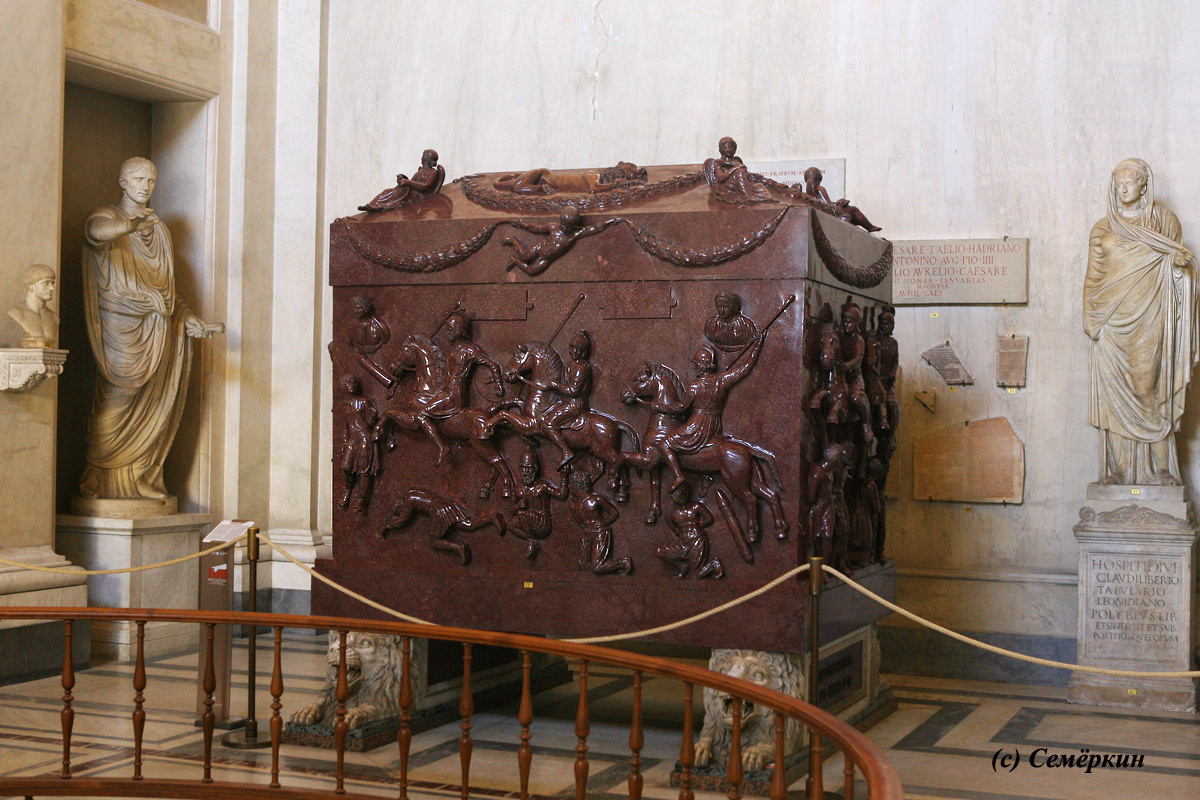 Рим - музеи Ватикана - Саркофаг Елены