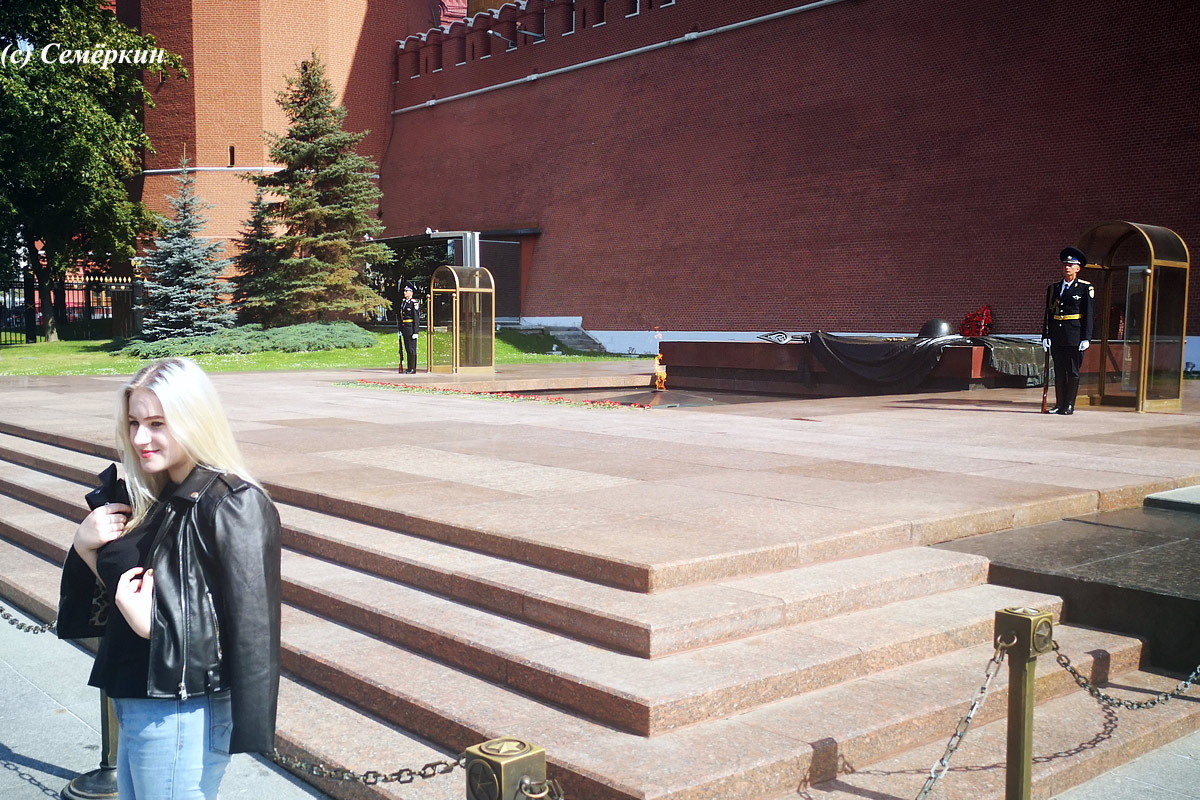 Москва златоглавая - Часть 1. Красная площадь, Кремль, мавзолей - могила неизвестного солдата с караулом