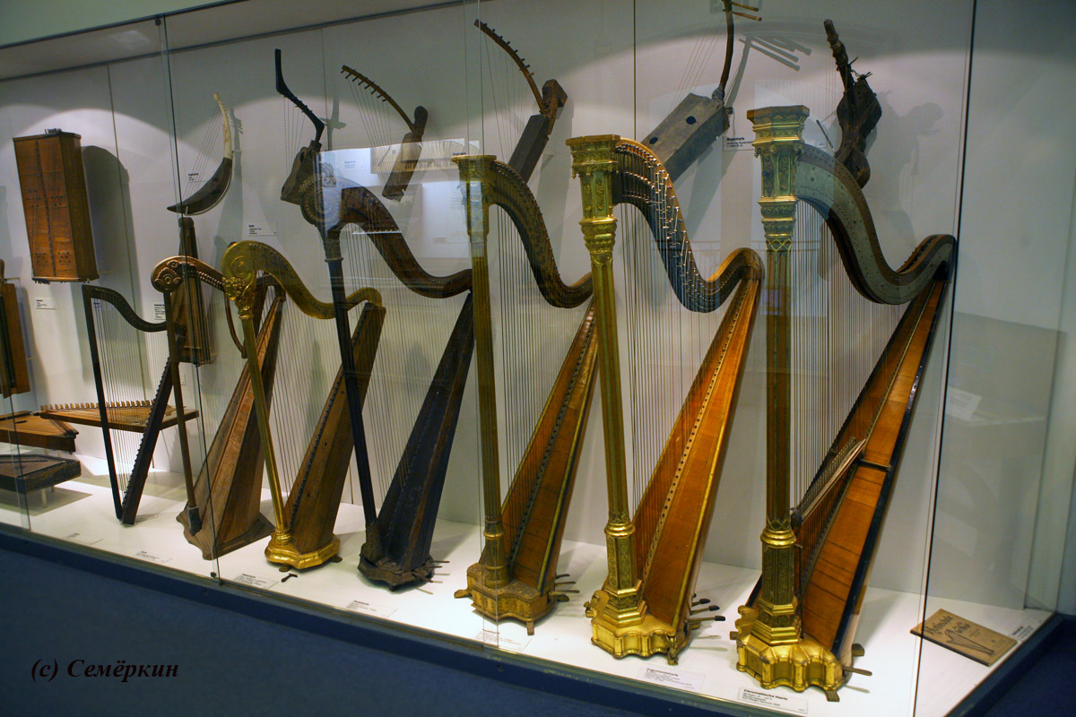 Мюнхен - Немецкий музей - музыкальные инструменты - Арфы