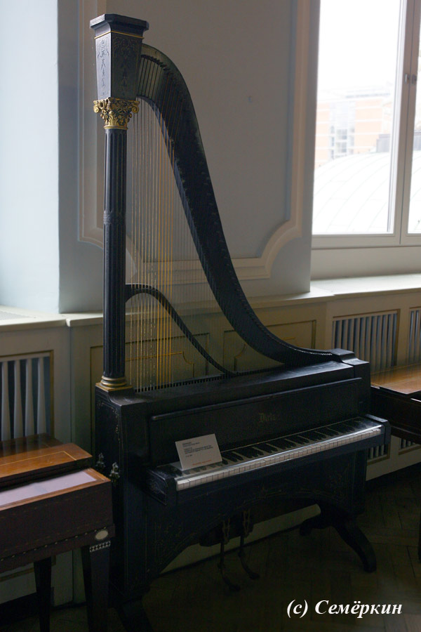 Мюнхен - Немецкий музей - музыкальные инструменты - Гибрид арфы и пианино