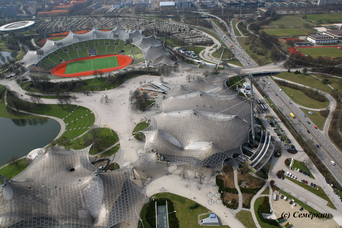 Панорамы Мюнхена с высоты птичьего полёта - Уникальная прозрачная крыша над спортивными объектами