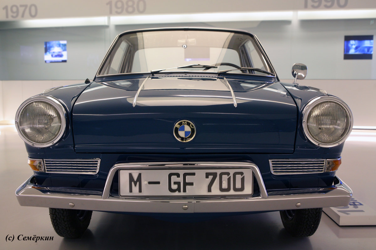 Музей BMW - купе BMW 700 1964 год