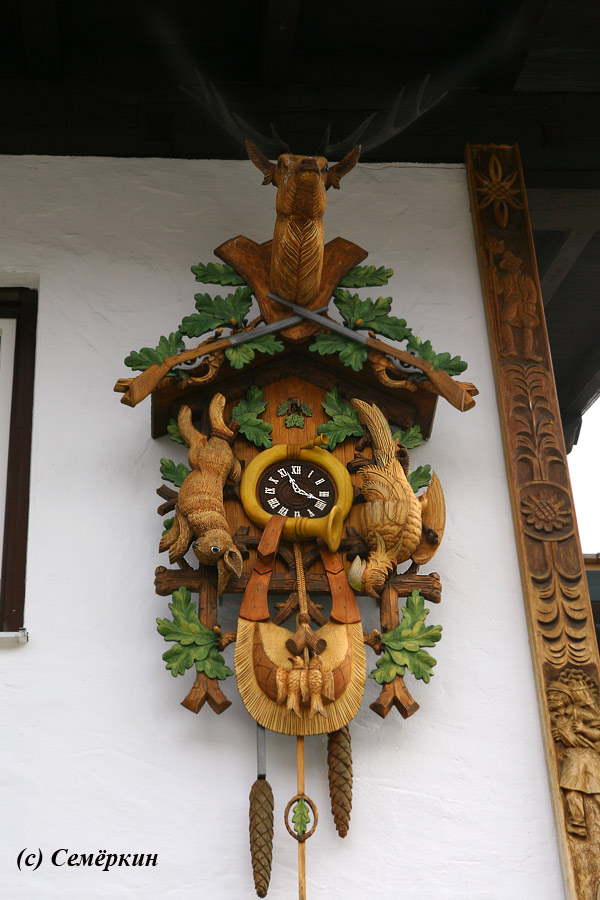 По пути в замок Нойшванштайн - Деревянные часы с кукушкой