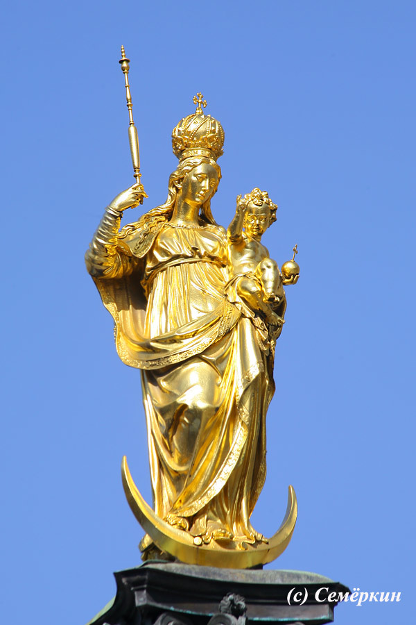 Мариенплац - позолоченная статуя Деве Марии
