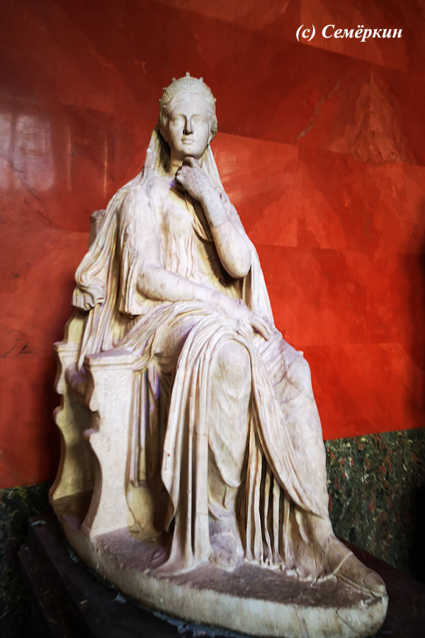 Имперский Санкт-Петербург, дворцы и девушки -  Эрмитаж - Греция и Рим - Красивая женщина! (или богиня:)
