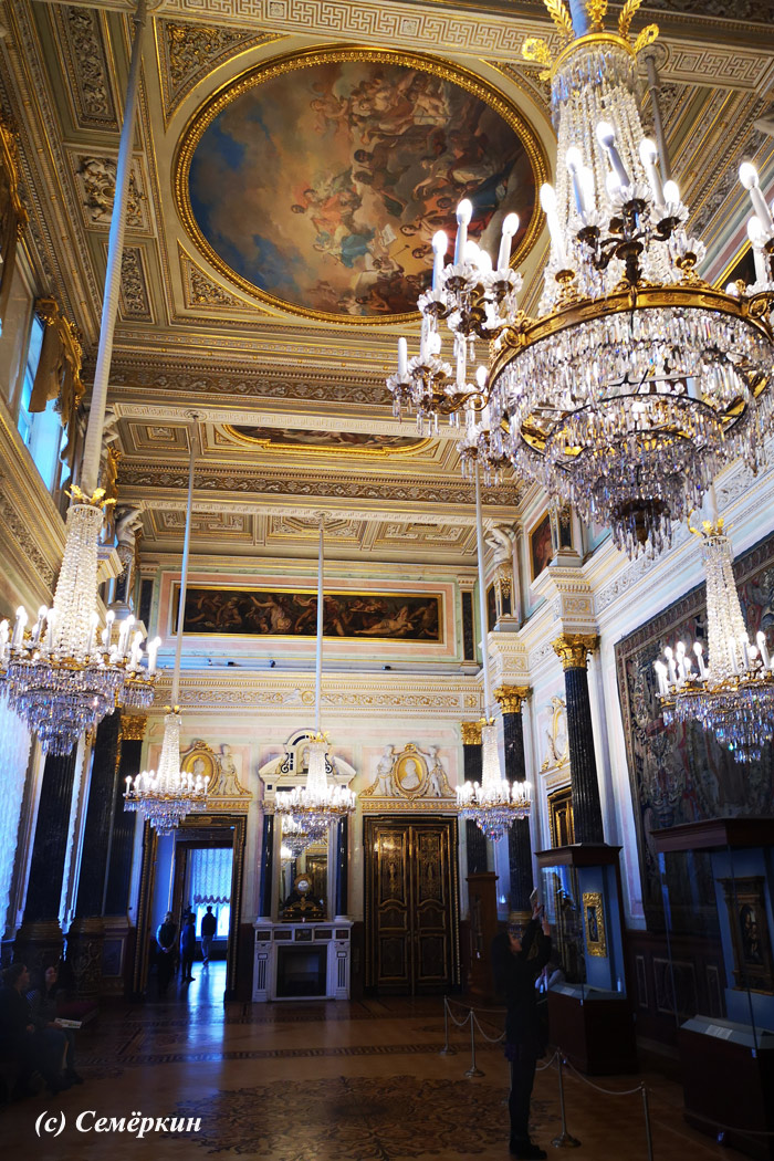 Имперский Санкт-Петербург, дворцы и девушки  Эрмитаж - 2 этаж - В этом зале мы увидим двух Мадонн Леонардо да Винчи