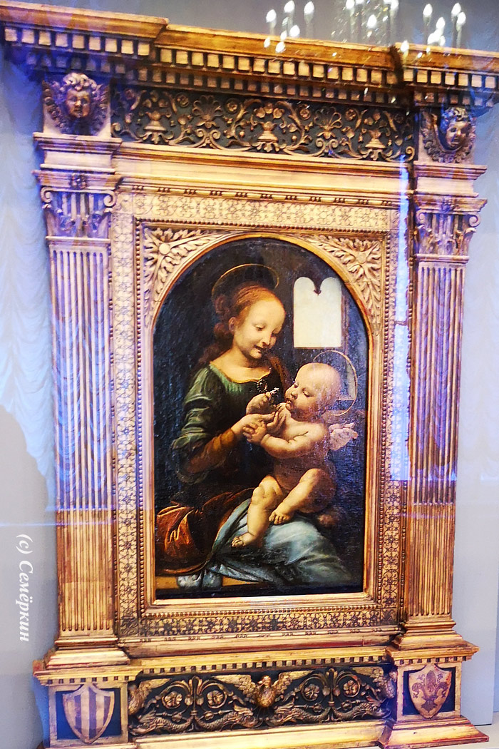 Имперский Санкт-Петербург, дворцы и девушки  Эрмитаж - 2 этаж - Леонардо да Винчи, Мадонна с младенцем (Мадонна Бенуа)