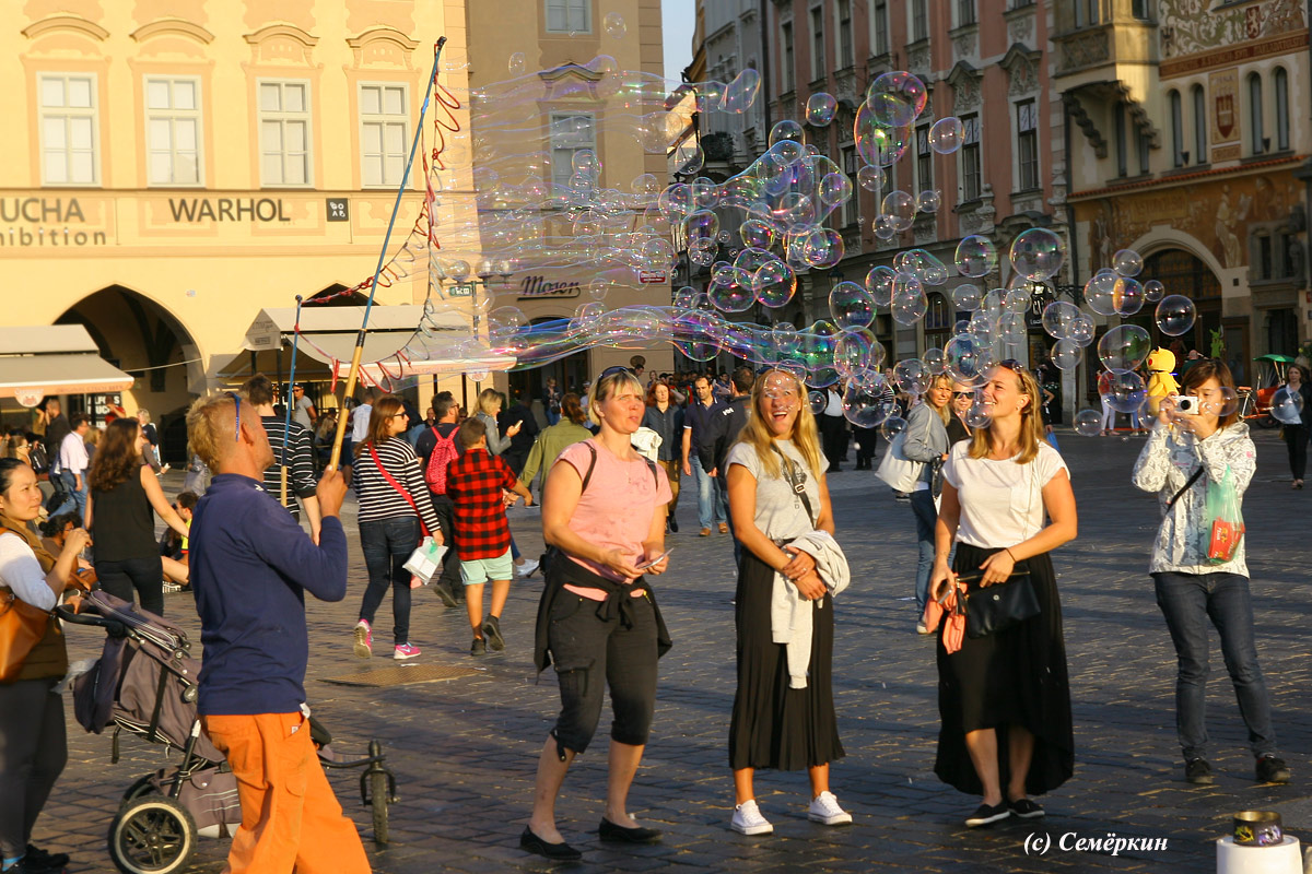 Прага светлая и тёмная - Староместская площадь - повелитель мыльных пузырей