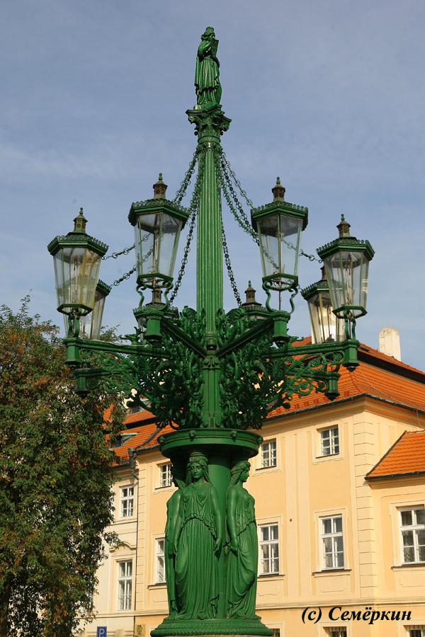 Прага светлая и тёмная - газовый фонарь 