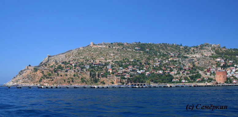 Алания вид на порт, крепость и Красную башшню