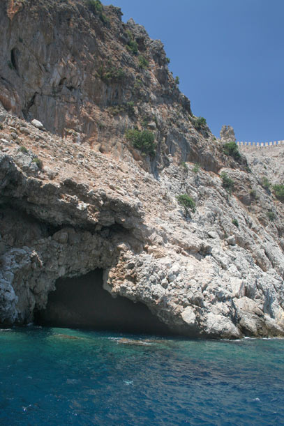 пиратская пещера и пиратская крепость - Алания