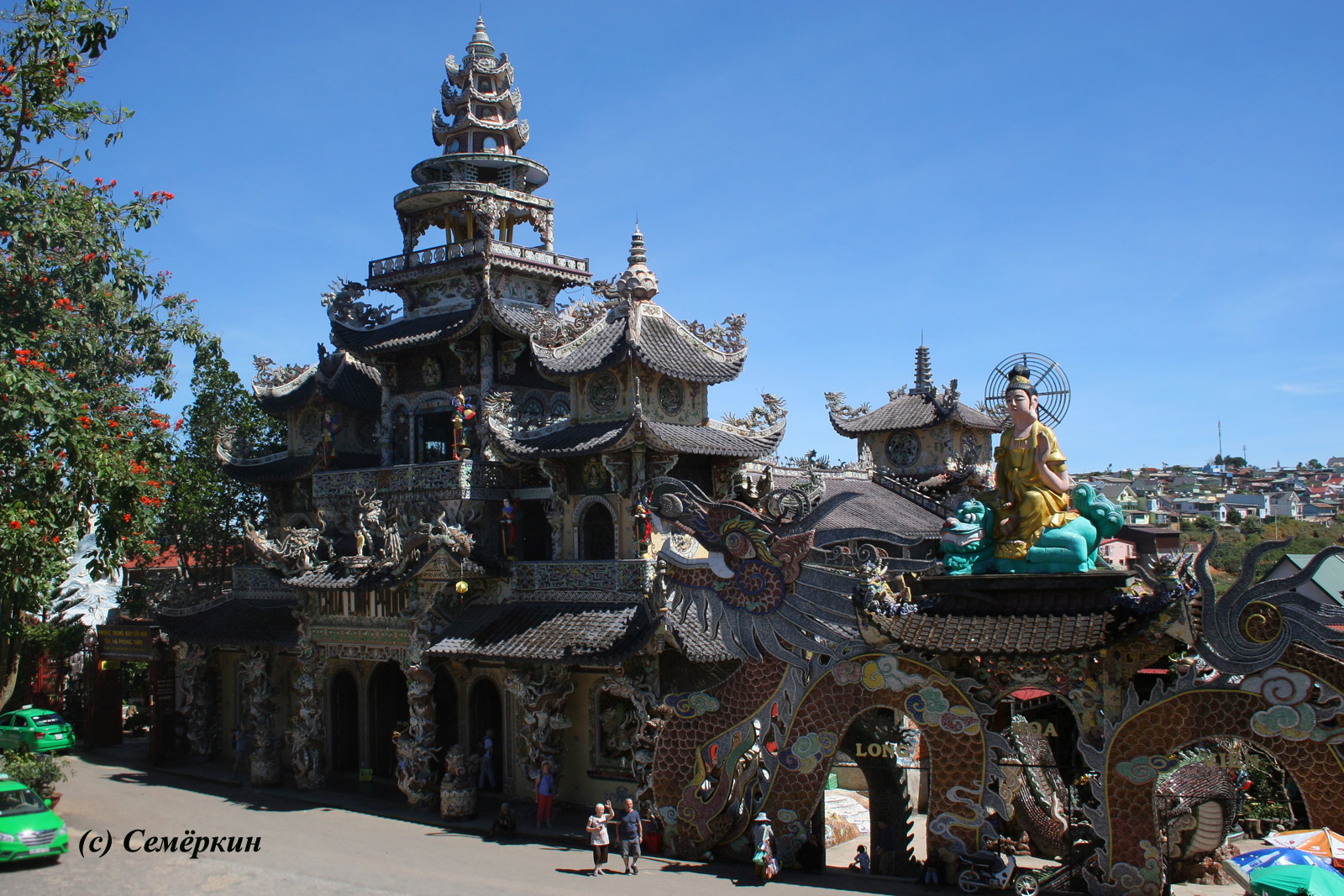 Далат - пагода Линь Фуок Linh Phuoc 